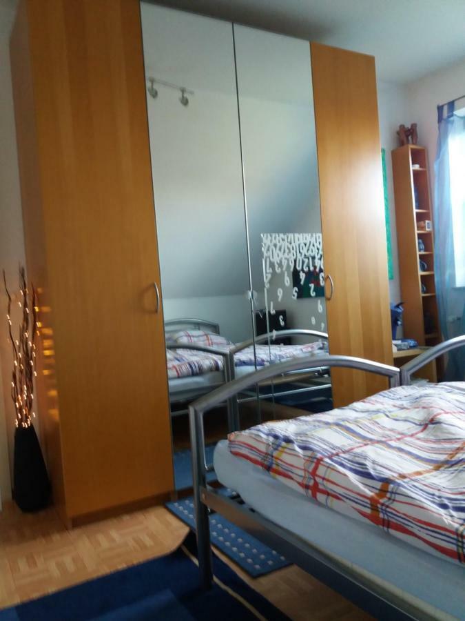 Ruhiges Zimmer Direkt An Den Leineauen Хемминген Экстерьер фото